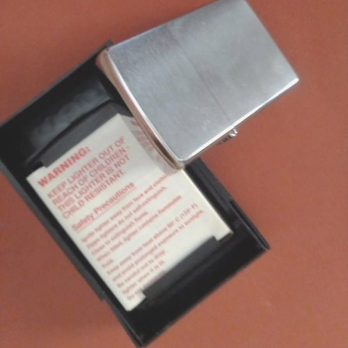 Zippo lighter silver collectible model 200 REG BRUSH FIN CHROME like new