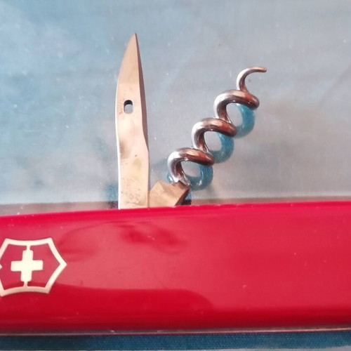 Victorinox Swiss Army Knife with 10 Functions like new