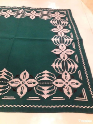 Embroidered counted cross-stitch tablecloth like new, hand-stitched