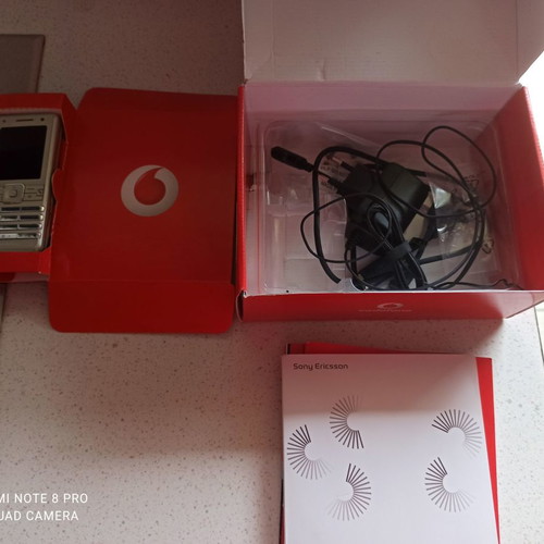 Old mobile phones used for collectors or spare parts