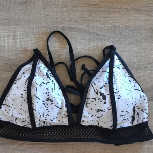 Bikini top like new, black and white, ties at back, size S