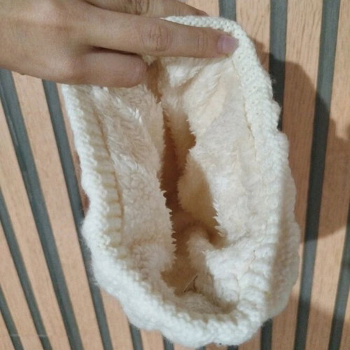 Knitted cream hat and neck set new