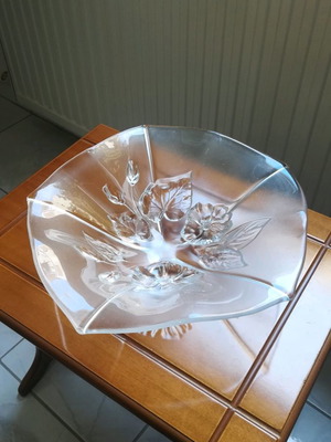 Γυάλινη φρουτιέρα μεταχειρισμένη με ανάγλυφα σχέδια