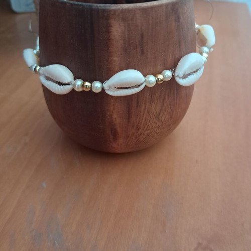 Anklet handmade with shells, made to order, white and gold