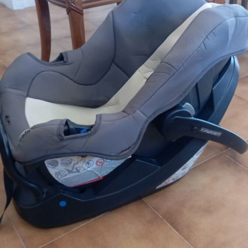 Foppapedretti baby car seat egg shape Group 0+