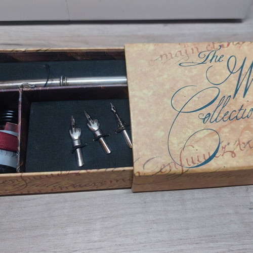 The Writing Collection calligraphy set like new with metal nib and ink
