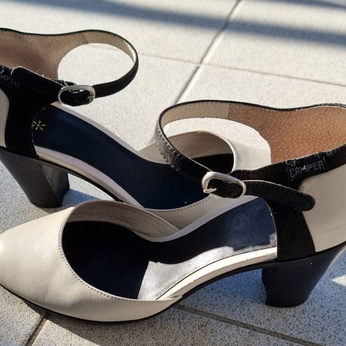 Camper pumps like new, two-tone, size 39, leather