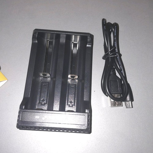Battery charger like new for rechargeable batteries