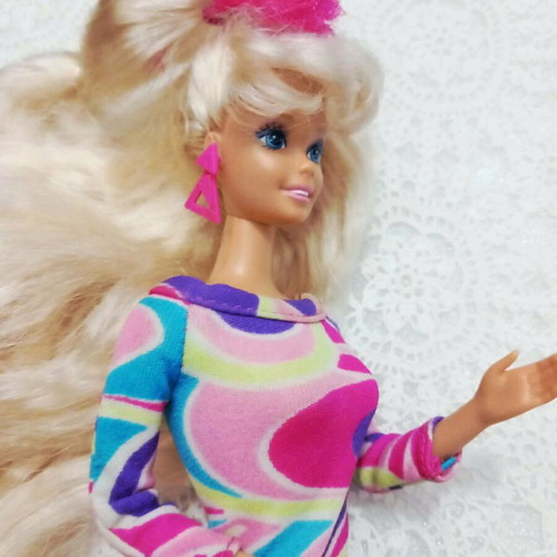 Totally Hair Barbie Mattel 1992 like new, collectible