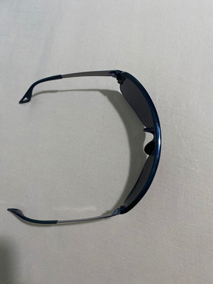Emporio Armani sunglasses like new, black