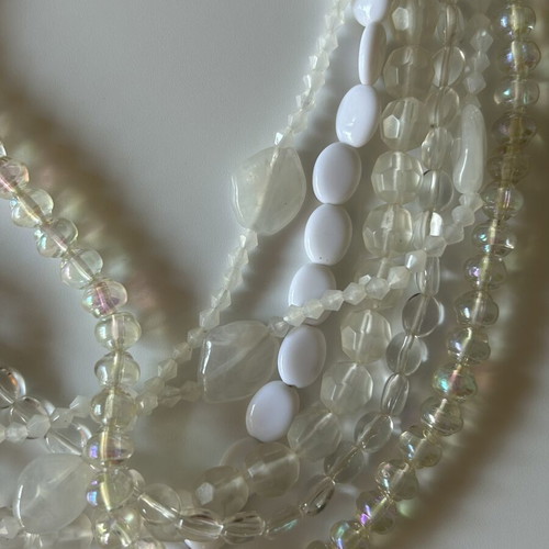 Set of 2 handmade necklaces like new in pink and white