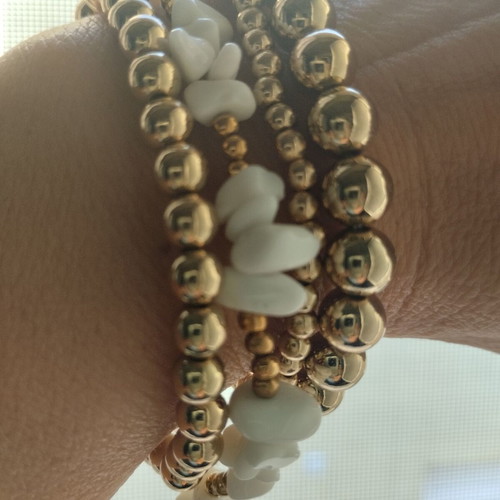 Bracelets set of 4 summer boho style elastic bracelets like new