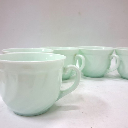 Arcopal Glasses set of 7 jadeite green milk glass like new