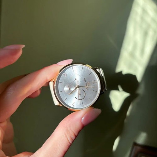 Tommy Hilfiger women's watch gold with leather strap like new