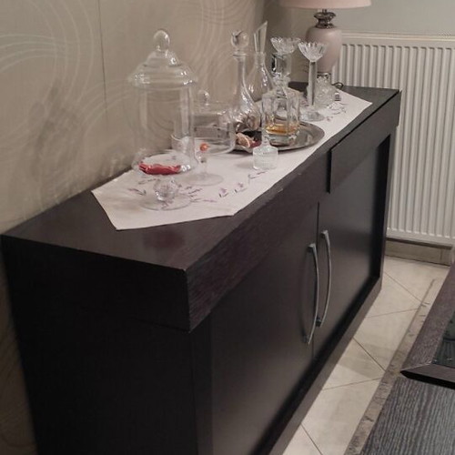 Buffet in dark wood in very good condition