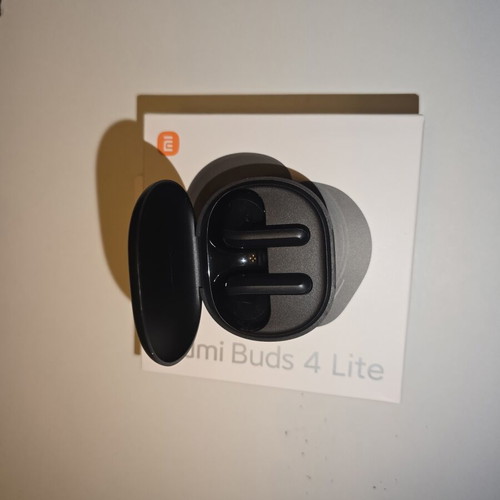 Redmi 4 Lite earbuds used