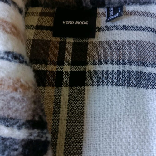 Vero Moda checked coat size Large like new