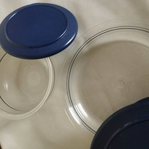 Tupperware set of 5 containers like new