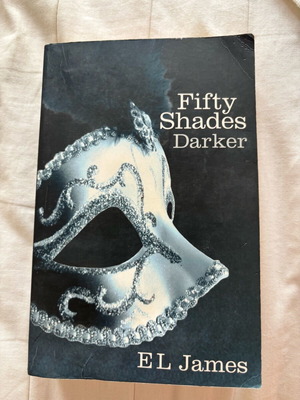 Fifty Shades Darker book used in English