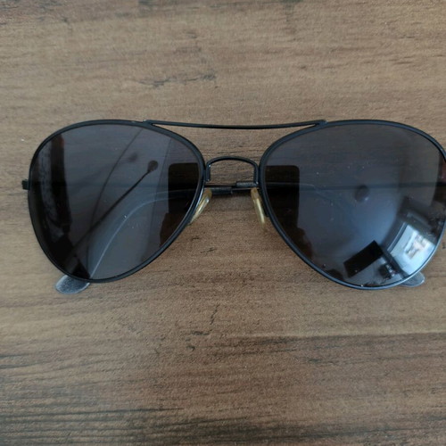 Sunglasses like new, black with case and cleaning cloth