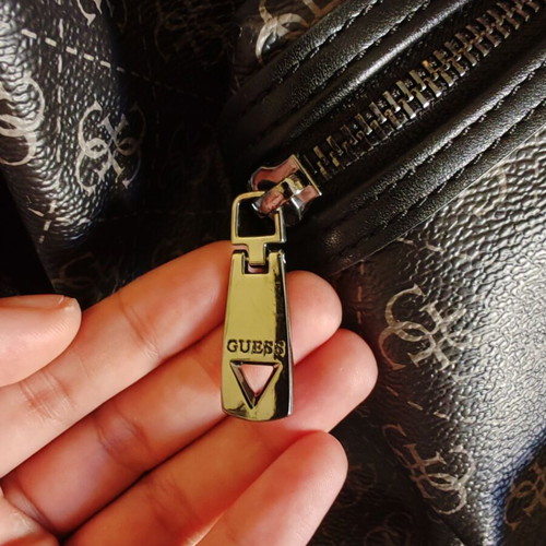 Guess backpack like new, brown leatherette