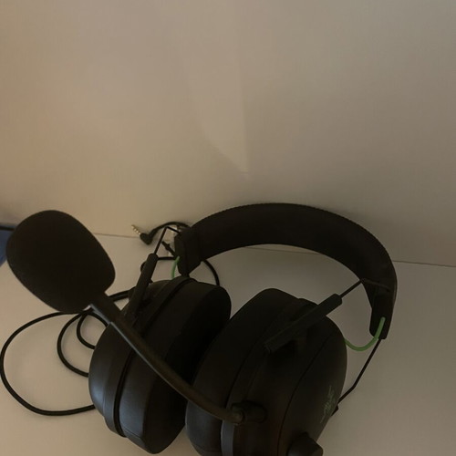 Razer Blackshark V2 headset with detachable microphone and USB sound card