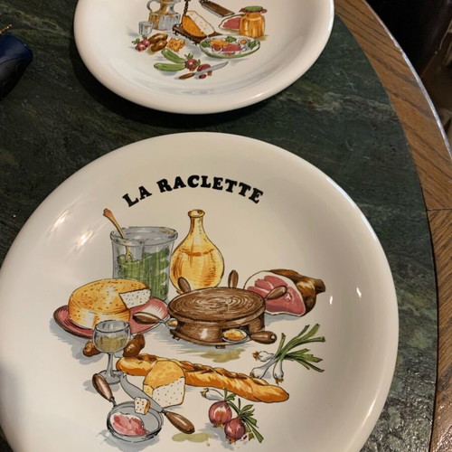 Raclette plates like new, set of 6 plates and platter