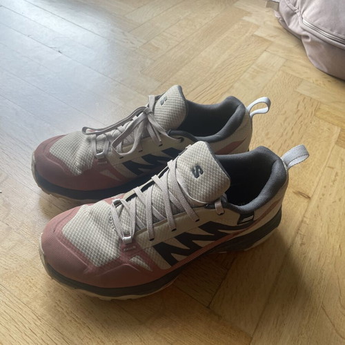Salomon hiking shoes used, size 40, beige and orange