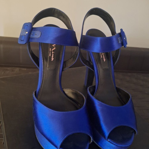 Mia platform sandals like new, blue
