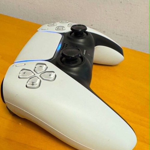 PS5 controller used, genuine and fully functional