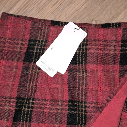 Shein skirt shorts new, black and red, size XL