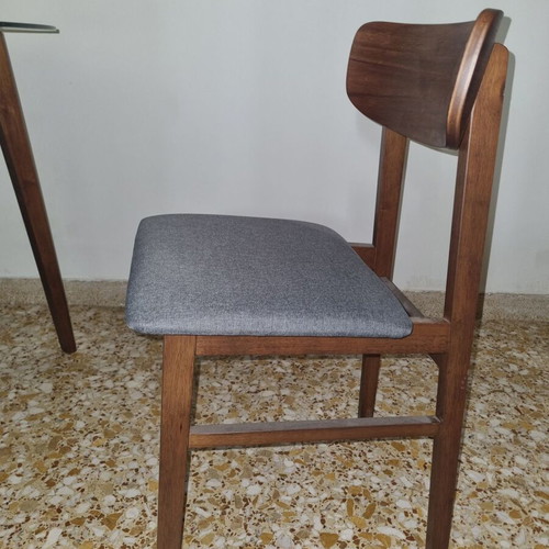 Lucille dining set gray/walnut with 4 Sammy chairs gray/walnut like new