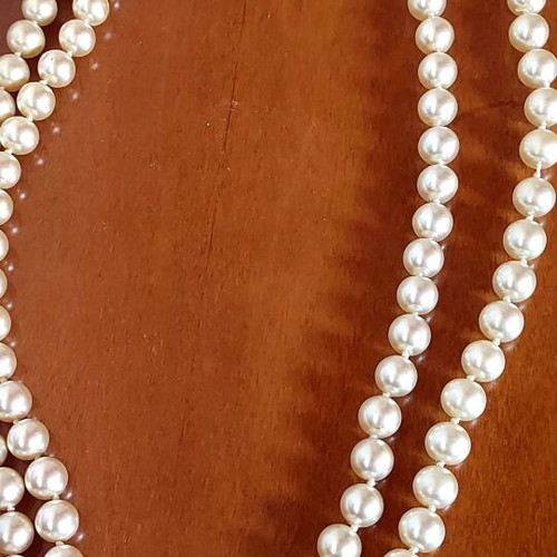Vintage pearl necklace with fishhook clasp, like new