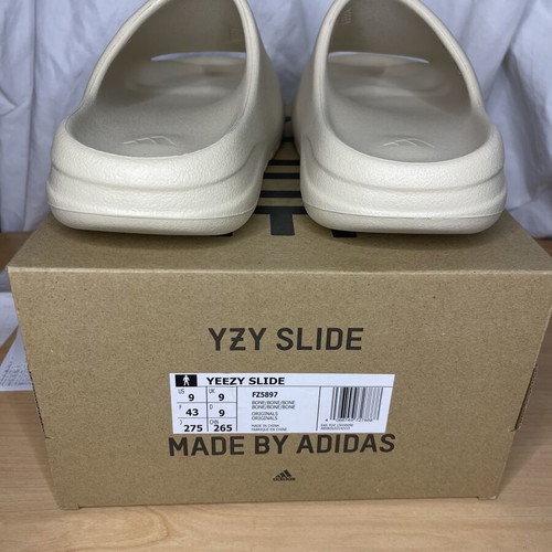 Adidas Yeezy Slides Bone size 43 DS