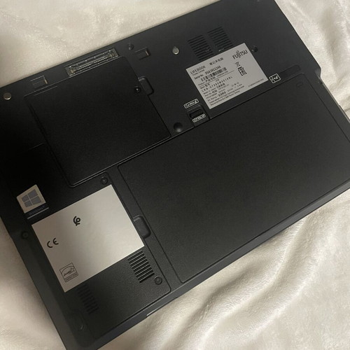 Fujitsu Lifebook U728 laptop used, 12.5" screen, Intel Core i5, 16GB RAM, 512GB SSD