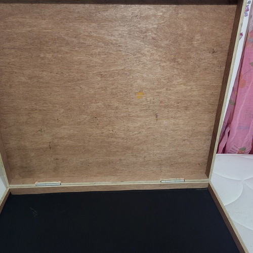 Wooden jewelry display case with handle