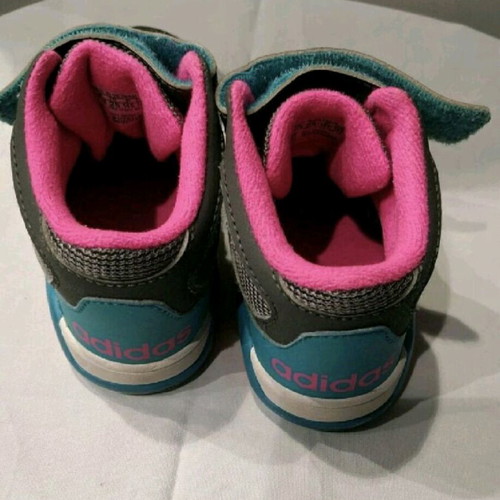 Adidas kids sneakers size 25 like new
