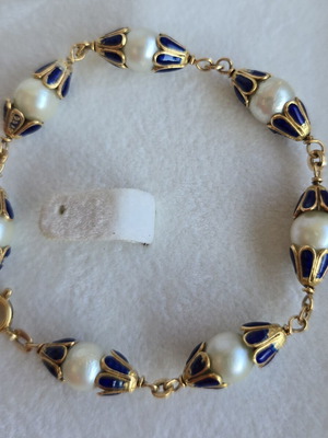 18K gold bracelet with white pearls and royal blue enamel