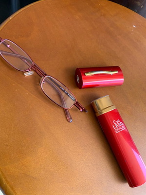 Eyelead presbyopia glasses used, +2.25, red
