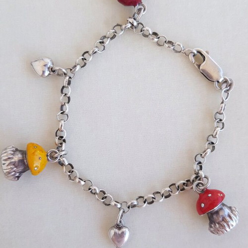 Silver 925 bracelet used with mushrooms and hearts