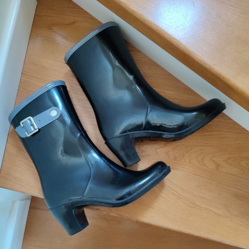 Galotses size 37 used, black with grey details and low heel