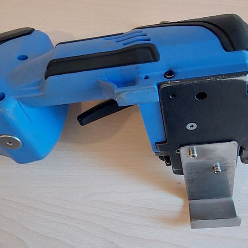 Orgapack T-130 strapping machine like new with battery and charger
