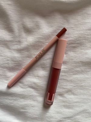 Kylie Cosmetics Lip Kit Booked & Busy σαν καινούργιο