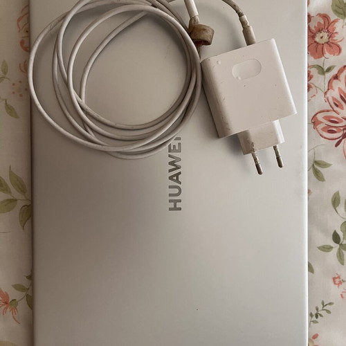 Huawei Matebook D15 laptop used, Intel Core i3, 8GB RAM, Windows 11