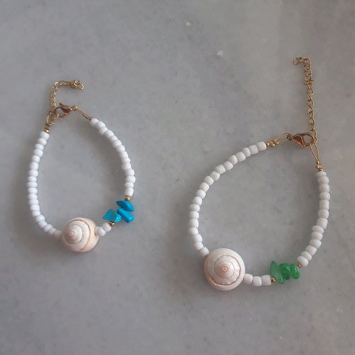 Set of two bracelets with shell like new