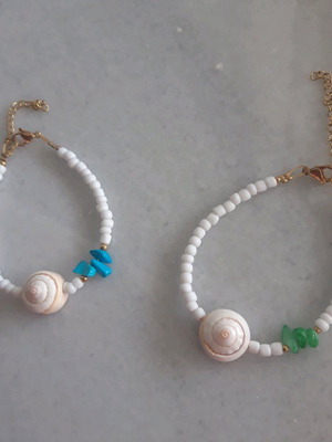 Set of two bracelets with shell like new