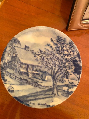 Collectible Four Seasons Plates vintage, like new