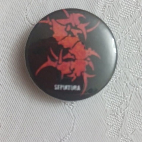 Badges new, 3.2 cm pins, large selection