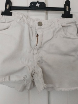 Zara Girls white denim shorts used, size 13-14
