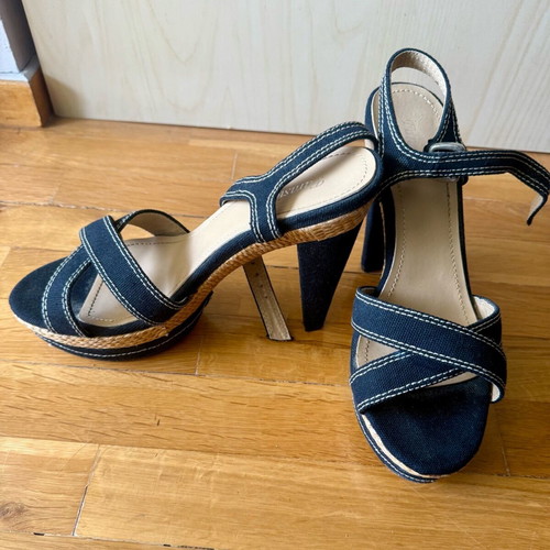 Fashion Icon sandals size 39 used, black